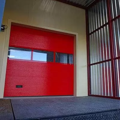Промышленные ворота серии ProTrend Промышленные ворота цвет пурпурно-красный